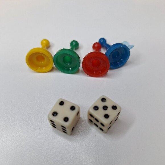 Pass Out Dice Tokens Replacement Board Pieces  1970s Party Game Basic Vintage - Picture 5 of 6
